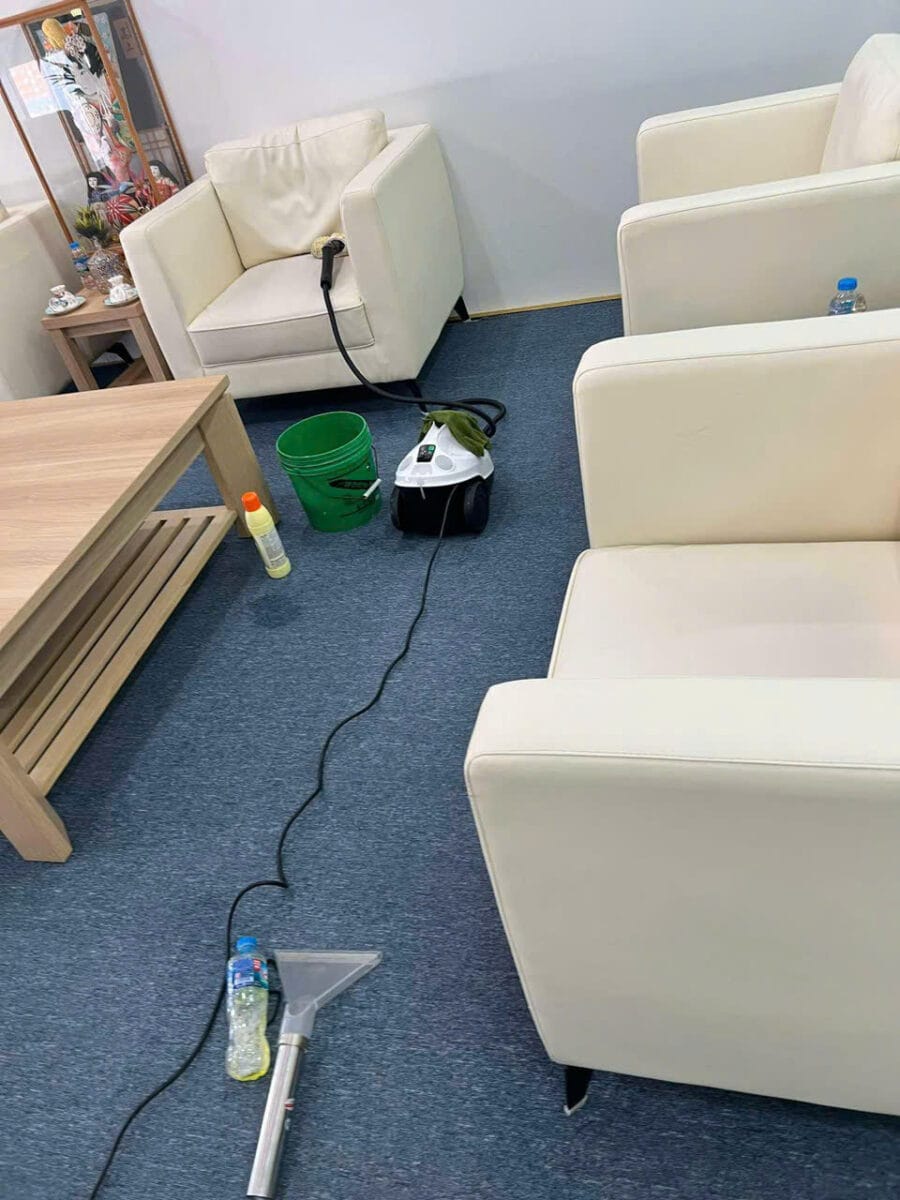 Kinh Nghiệm Chọn Đơn Vị Vệ Sinh Công Nghiệp Cuối Năm - Khách Hàng Cần Lưu Ý Điều Gì?